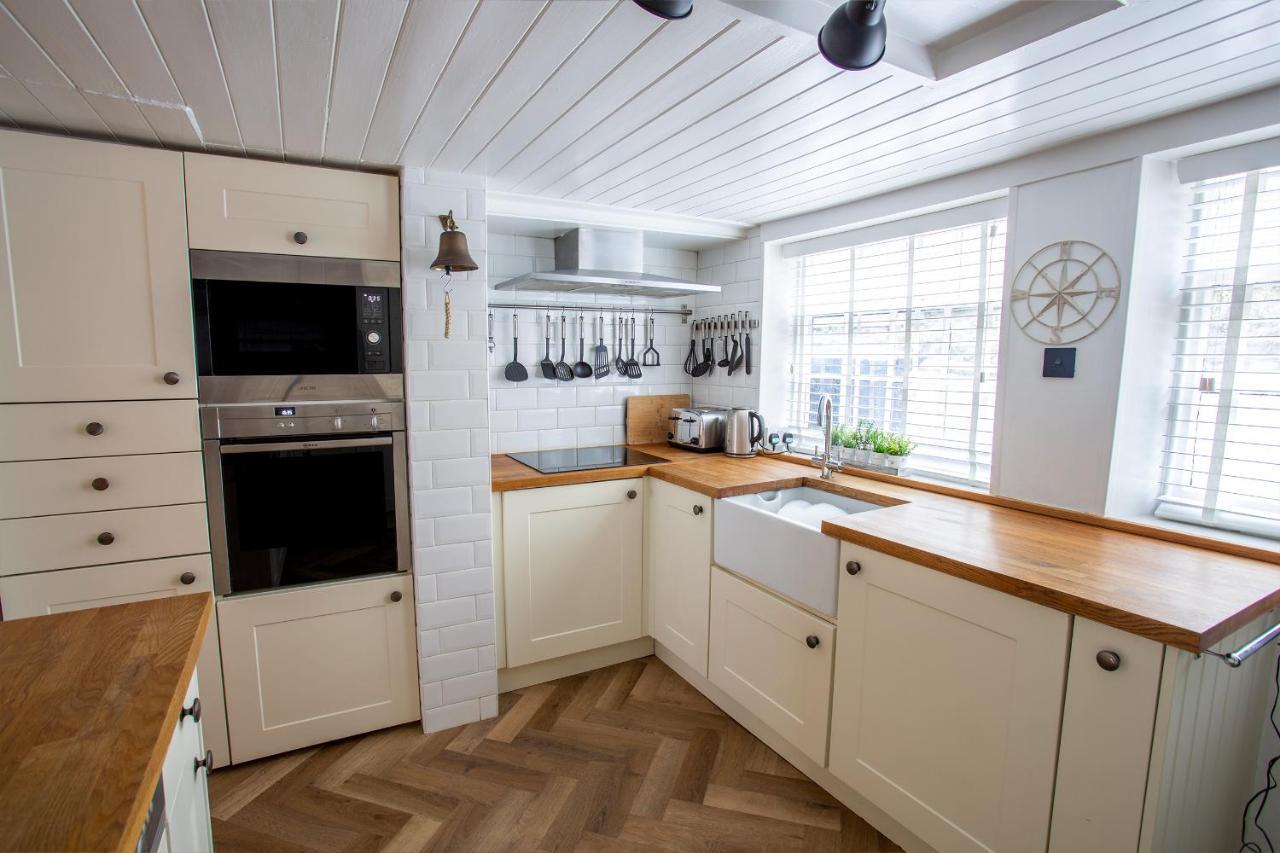Whitby Boutique - Mast Cottage מראה חיצוני תמונה